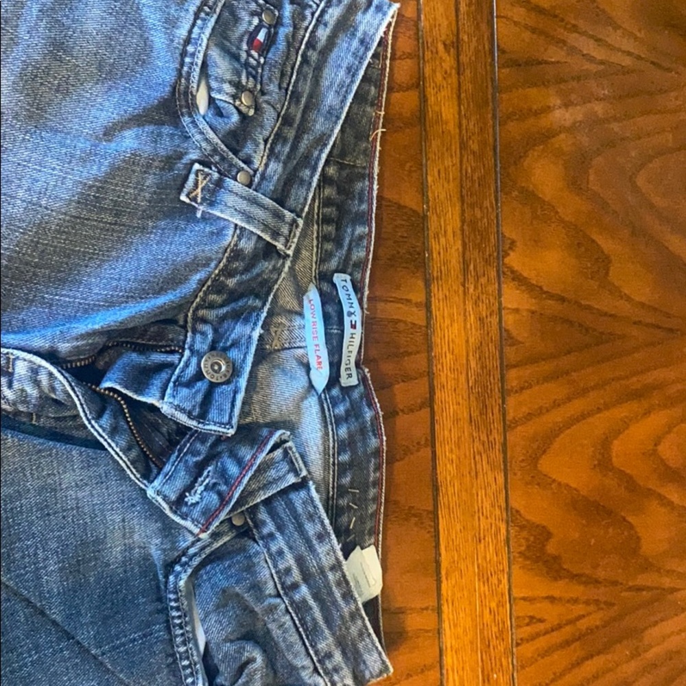 1 pair of Tommy Hilfiger pants